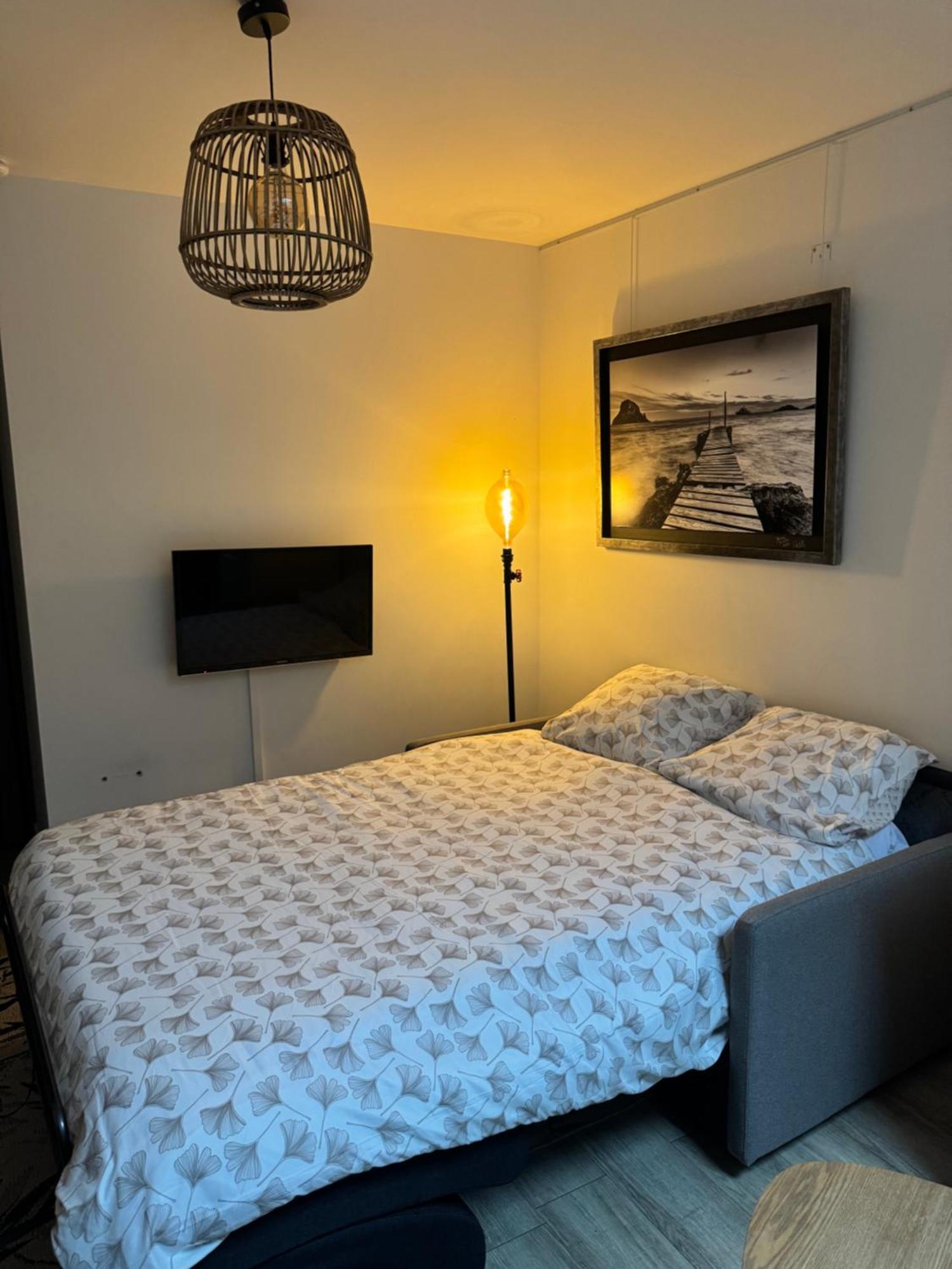 Appartement Cosy Face A La Basilique Saint Remi Reims Exterior foto